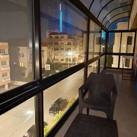 Nice Furnished Apartment Аман Екстериор снимка