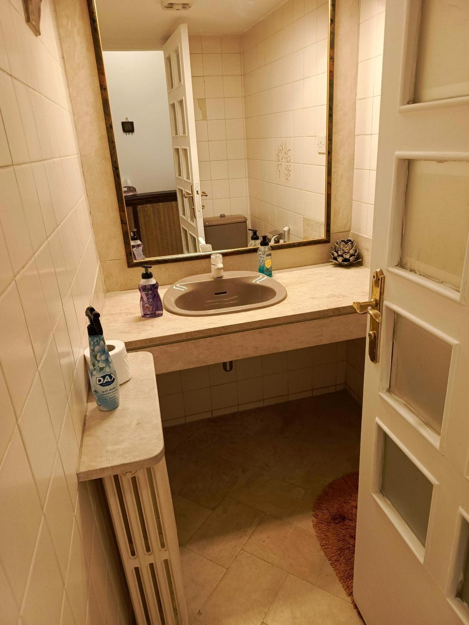 Nice Furnished Apartment Аман Екстериор снимка