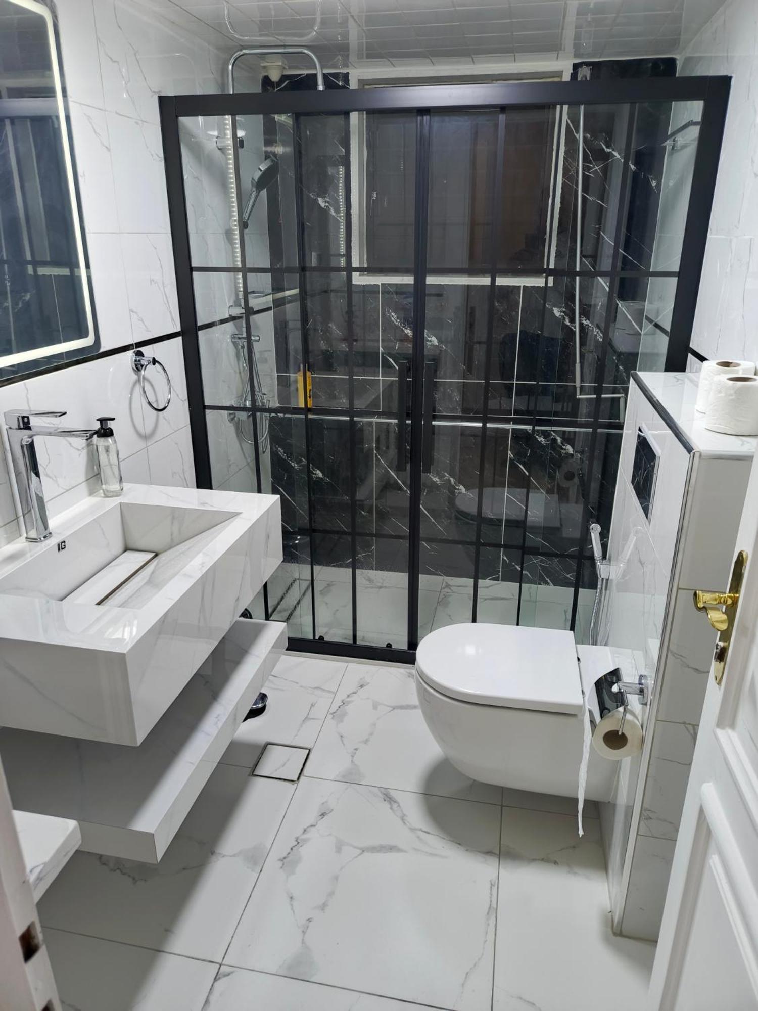 Nice Furnished Apartment Аман Екстериор снимка