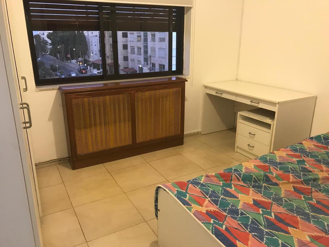 Nice Furnished Apartment Аман Екстериор снимка