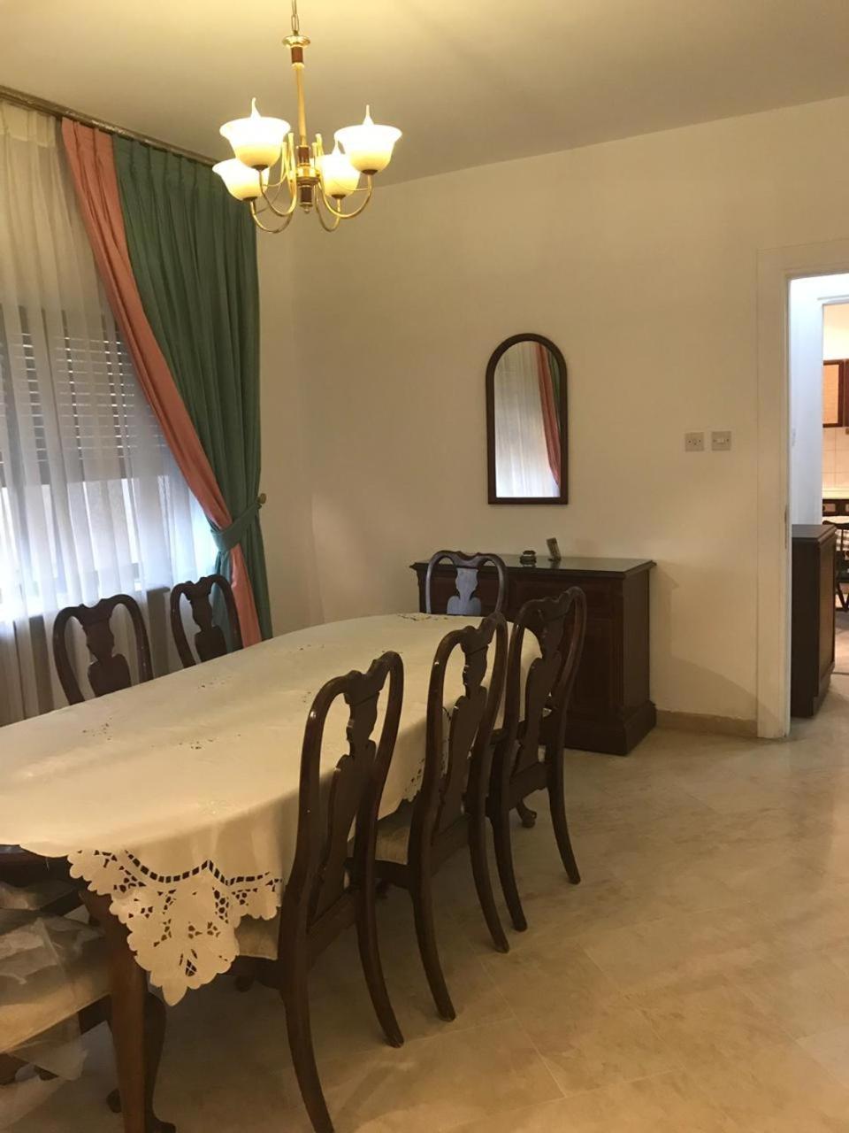 Nice Furnished Apartment Аман Екстериор снимка